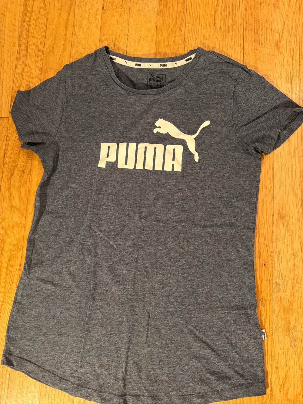 Puma Women’s Heather Navy Logo Tee Size Small